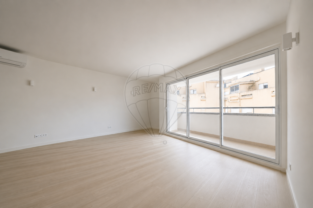 T3 Apartamento para arrendamento em Lordelo do Ouro e Massarelos — imagem 2 de 17