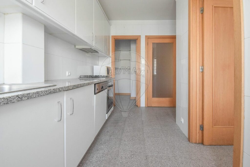 T2 Apartamento para arrendamento em Cedofeita, Santo Ildefonso, Sé, Miragaia, São Nicolau e Vitória — imagem 5 de 20