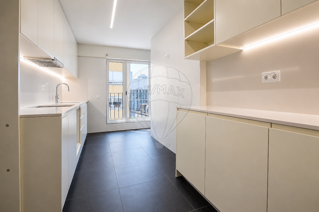 T3 Apartamento para arrendamento em Lordelo do Ouro e Massarelos — imagem 5 de 17